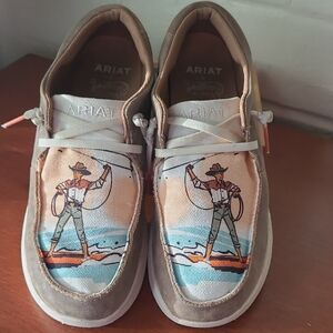Ariat Cowboy Surfer Graphic Sneakers in Tan and Cream